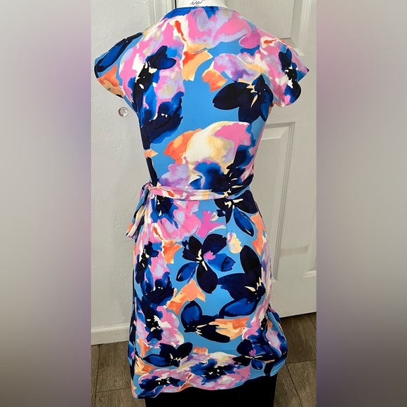 Maggy London colorful Floral Wrap Dress Women’s size 2 - Picture 2 of 5